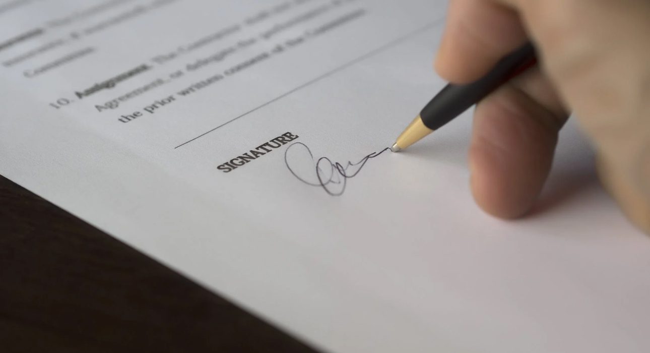 How Does a Listing Agreement Work?