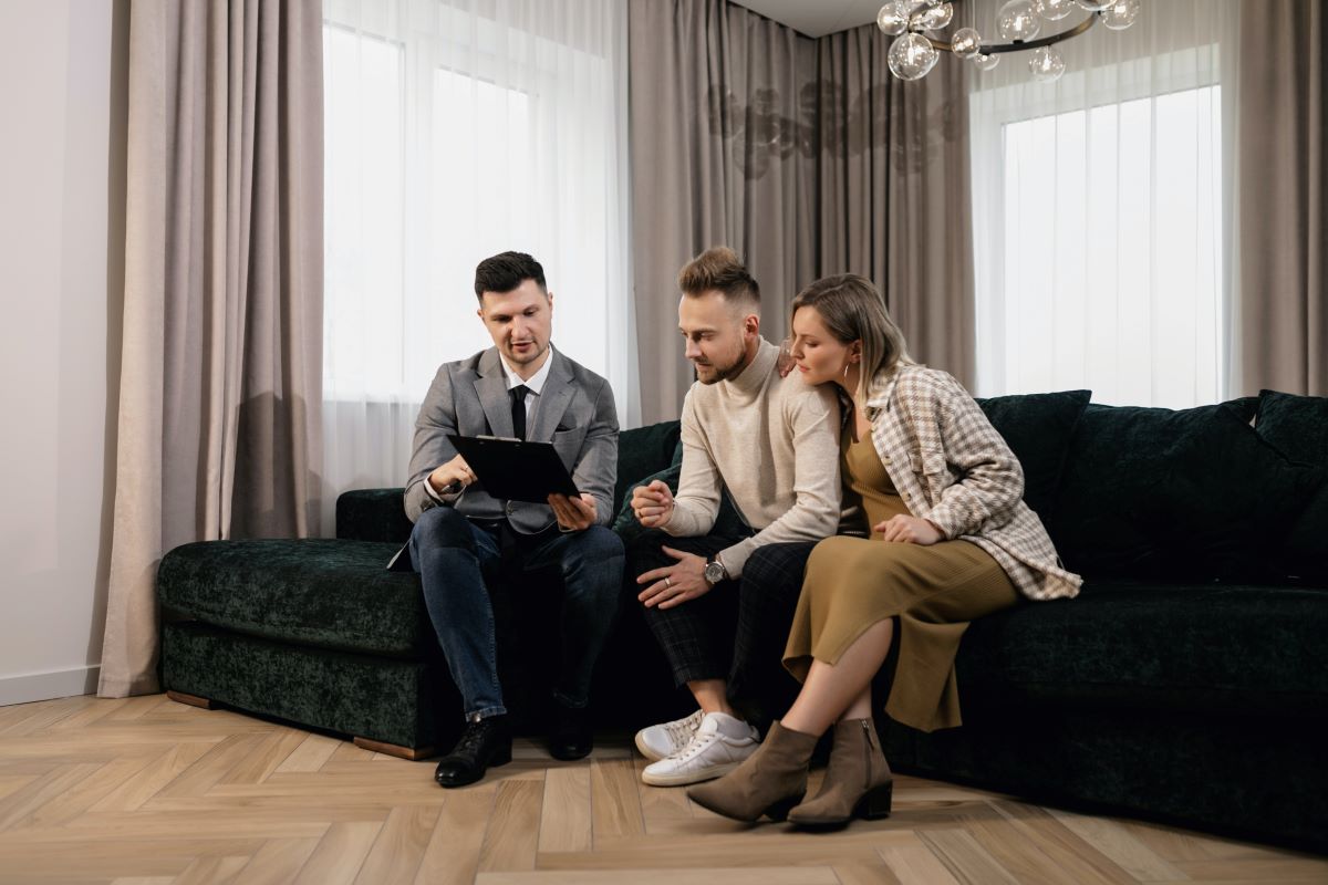 Why You Should Hire a Real Estate Agent