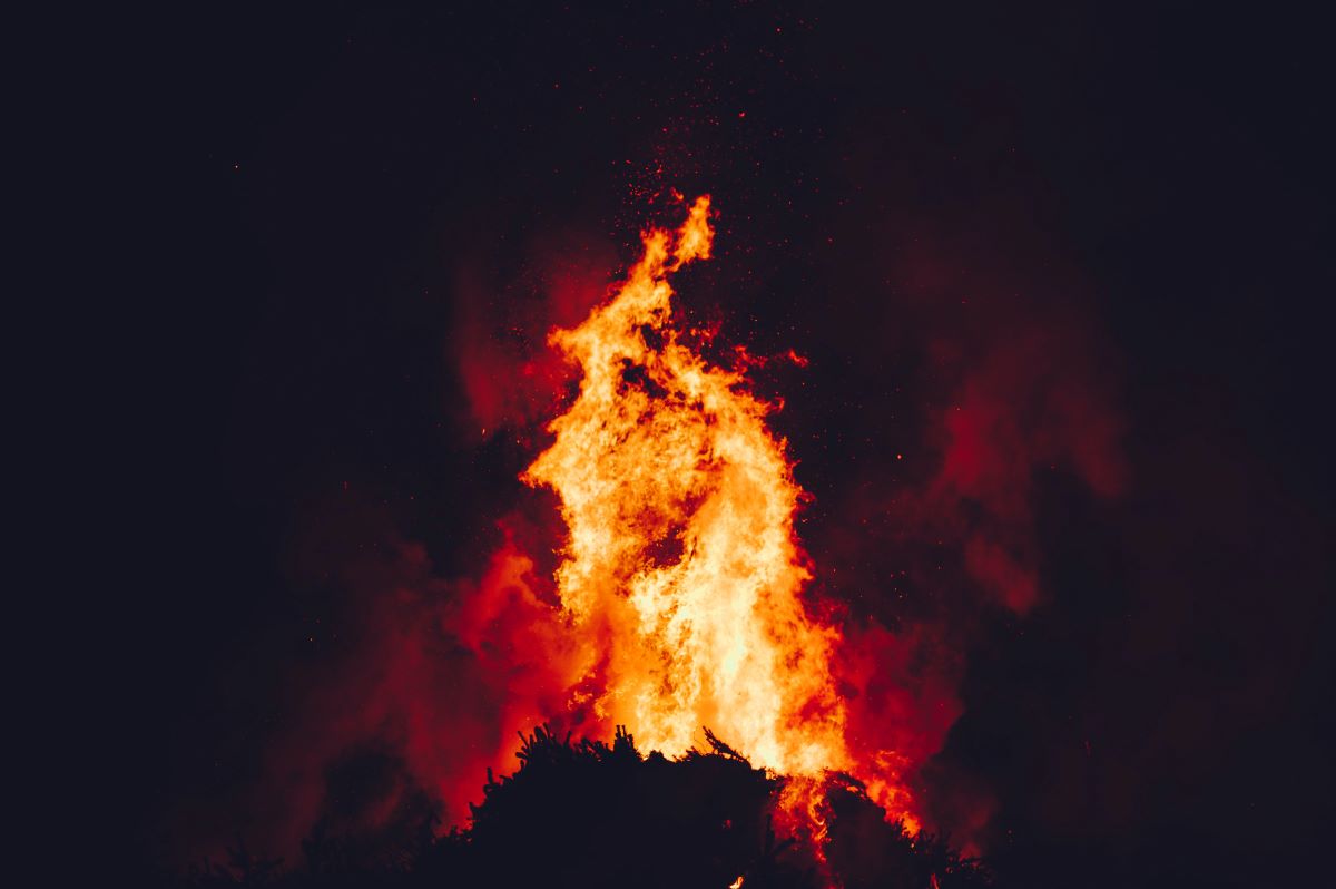Handling the Sale of a Home in a High-Risk Fire Zone
