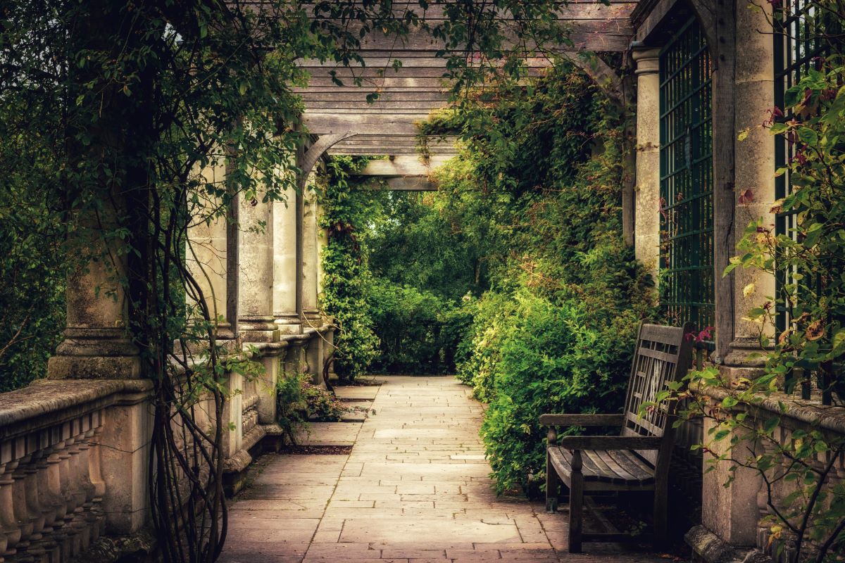 How to Sell a Home with a Courtyard: A Guide - Richr